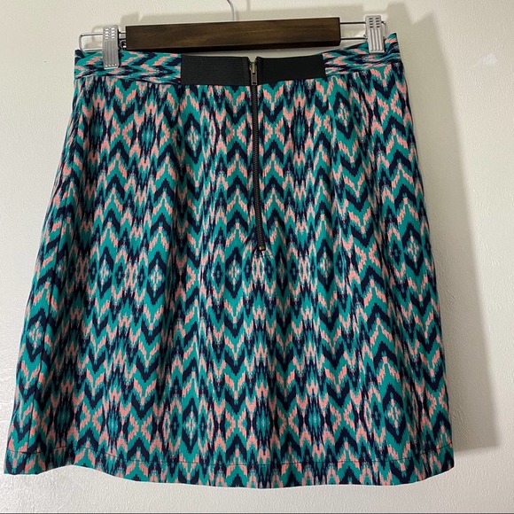 Everly Green Ikat Print Mini Skirt Medium - Picture 2 of 4